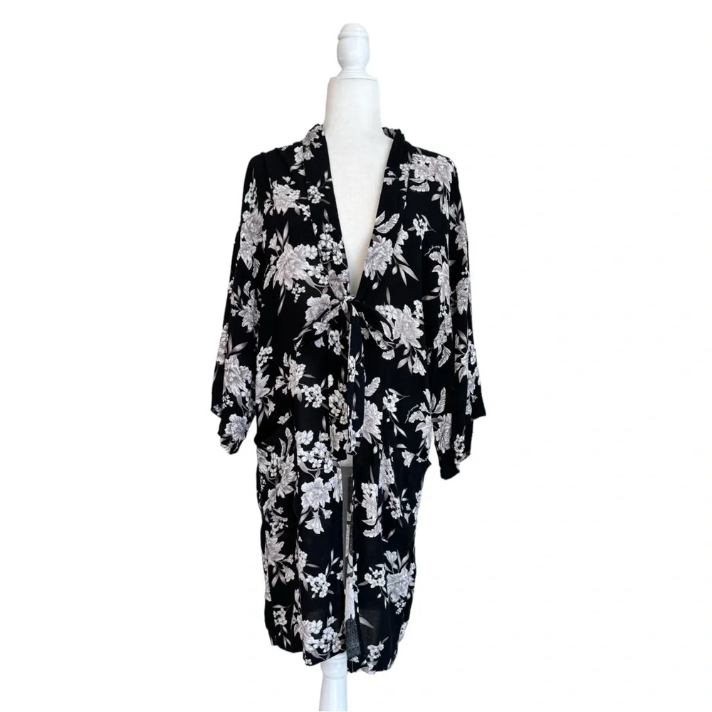 Spiritual Gangster Black and White Floral Print Tie Front Kimono Womens One Size